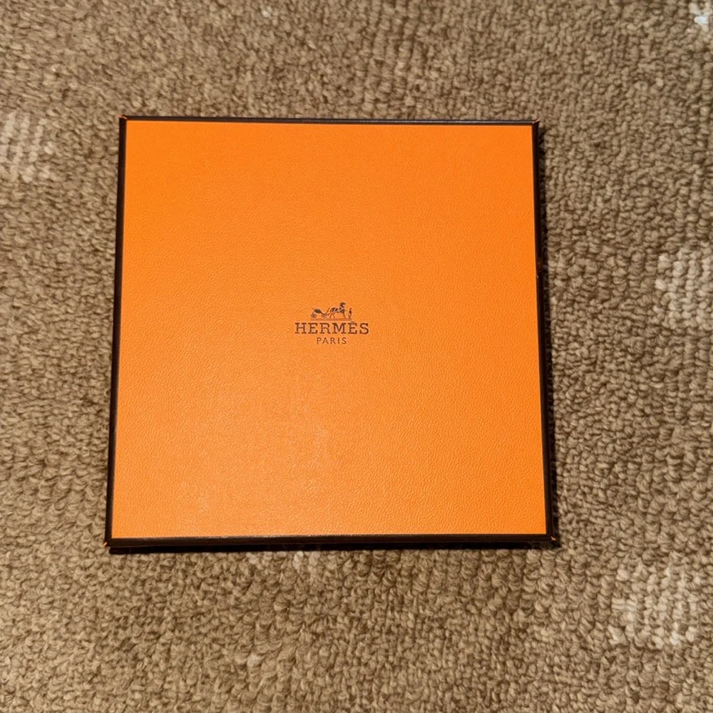 Hermès Orange Gift Box 5x5x1” wallet or accessories jewelry